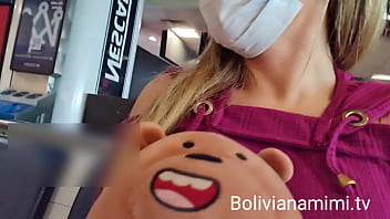 Sem calcinha e meladinha no aeroporto de congonhas    Video completo no bolivianamimi.tv